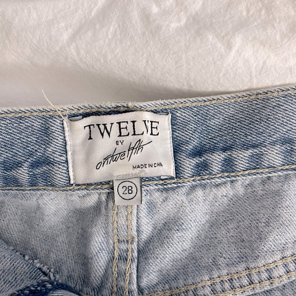 TWELVE by Ontwelfth Distressed Jean Shorts - Picture 3 of 3
